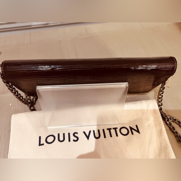 LIKE NEW! LV Plum ELECTRIC Epi Zip Around Wallet FULL INCLUSION - Picture 9 of 16